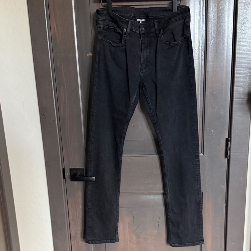 Classic Black Slim Fit Jeans for Men
